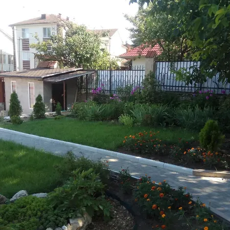 Slovac House With A Garden And Fireplace Chisinau Exterior photo