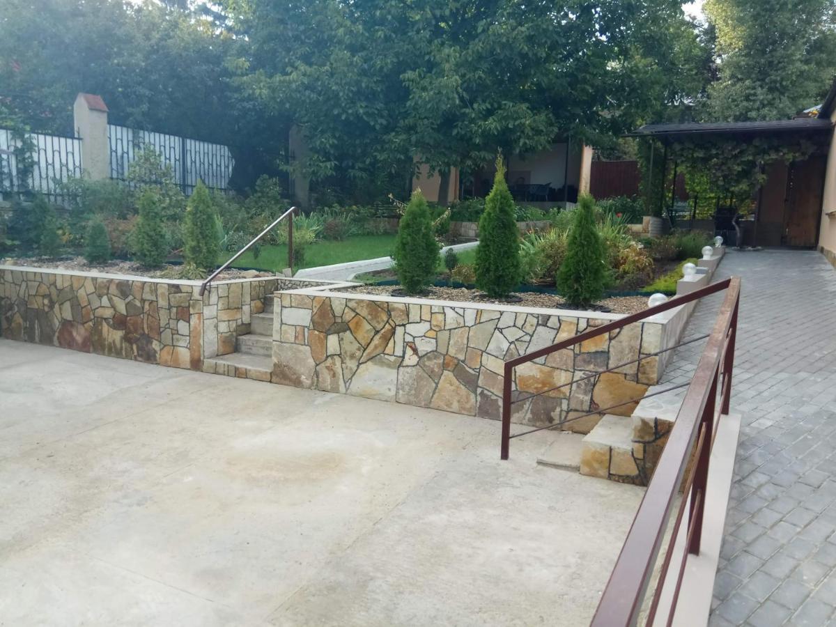 Вилла Slovac House With A Garden And Fireplace