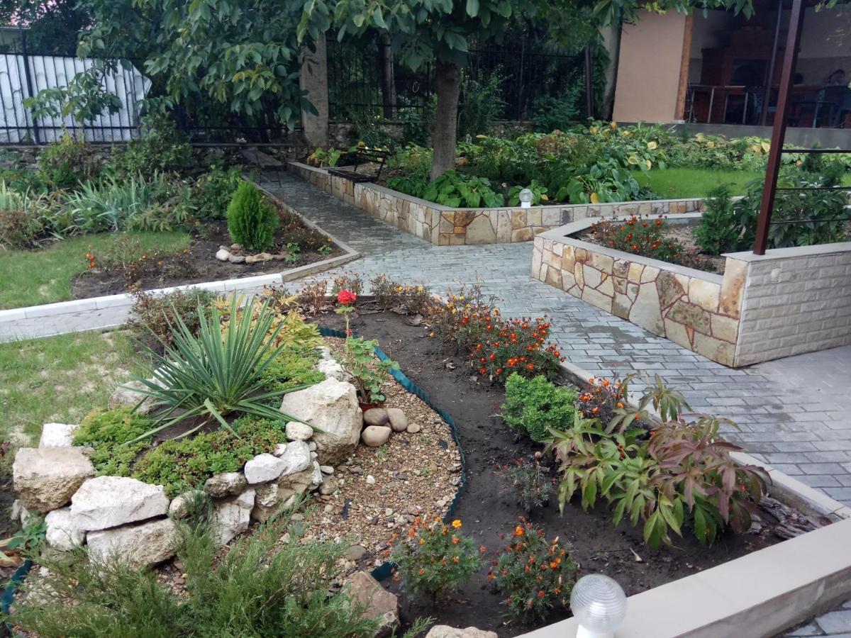 Villa Slovac House With A Garden And Fireplace Chisinau